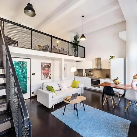 2-Level Apartments On Krizikova Near The Metro Prague Exterior photo