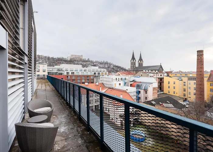 2-Level Apartments On Krizikova Near The Metro